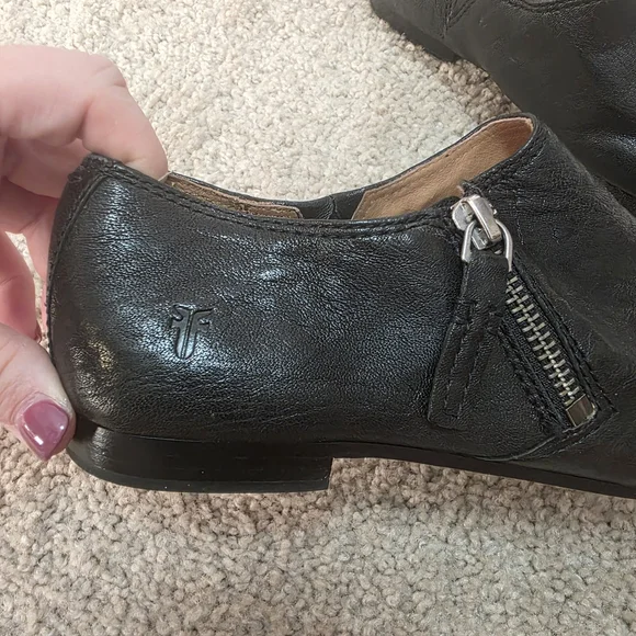 Frye Ladies Black Leather Booties Size 8 - Picture 2 of 7
